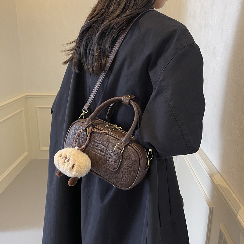 Spring 2025 Women's Handbag Designer Bowg Simple and Fashionable Crossbody Baross Small Square Bag