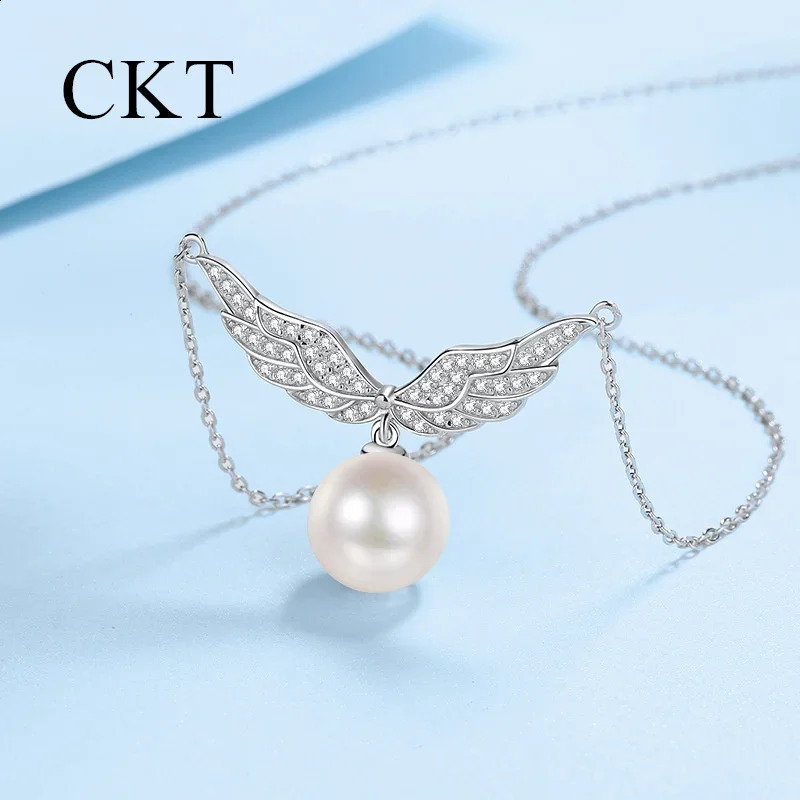 18K White Gold Cupids Heart Necklace Pendant for Women Romantic Angel Wings Collarbone Chain Pearl Birthday 241226