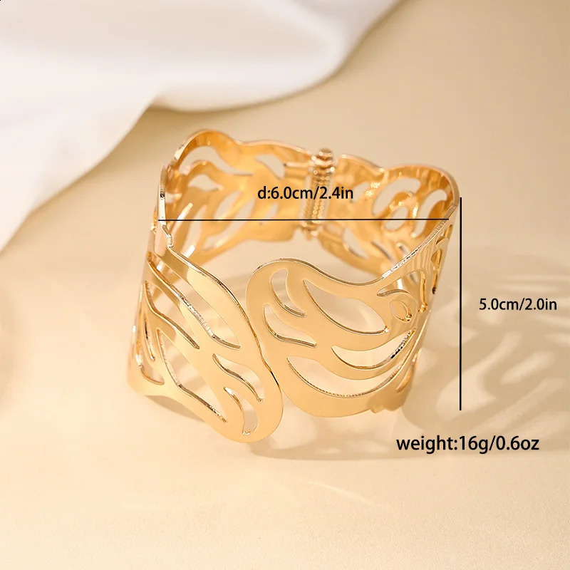 Bracelet For Women Vintage Metal Wide Face Hollow Leaf Spring Geometric Buckle Ladies Holiday Party Gift Fashion Jewelry DB022 241227