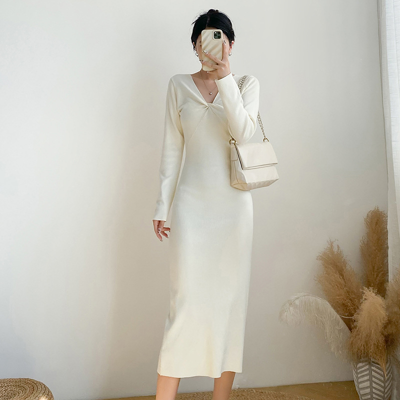D7705 Slim V-neck long-sleeved knitted hip skirt female 2024 autumn and winter temperament medium-length slit dress