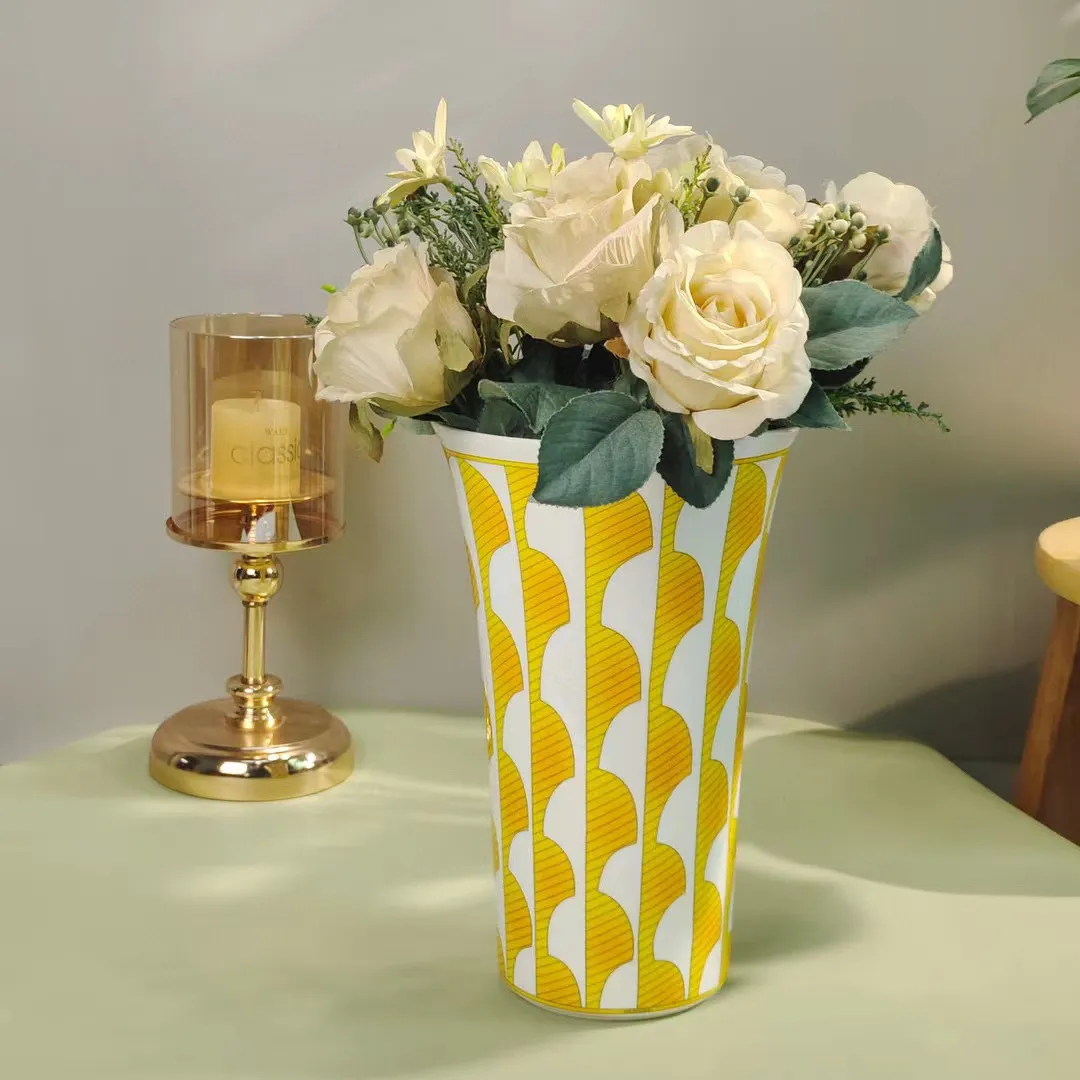 Home Vase Designer Vase Gift Set Multi-color Light Luxury Vase Carriage Mosaic European Style Vase Gift Set with Boxes Bone China Ceramics