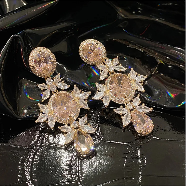 Large pink zircon crystal flower elegant temperament earrings female exquisite pink zircon earrings 241227