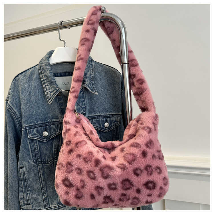 Autumn and winter new fur personalized leopard print street trend 2024 casual large capacity plush single shoulder crossbody women's bag 241230