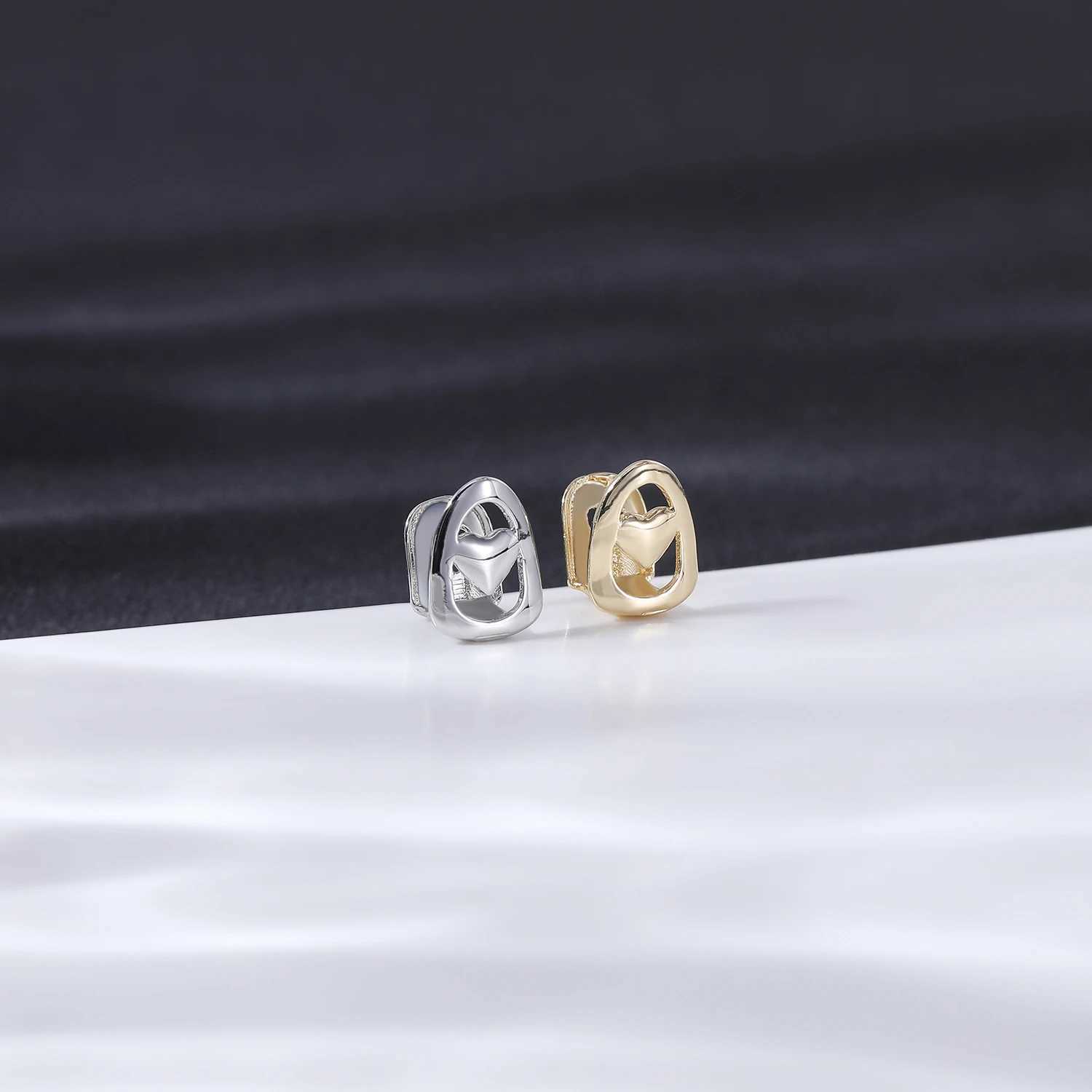 AOEDEJ 1 set of hip-hop teeth Grilz gold-plated dental grill rock teeth Grilz Cs crystal teeth Cs Halloween vampire teeth W241227