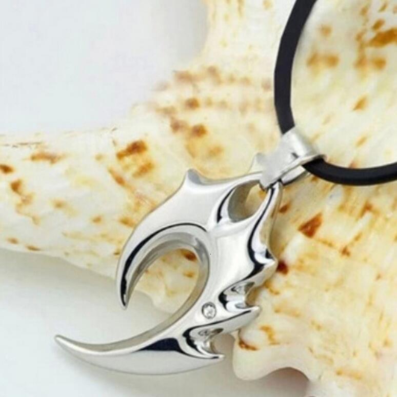 Wolf Tide Korean Version Titanium Stainless Steel Geometric Flame Shaped Pendant Necklace Choker Jewelry Short Chain Love Bijoux Wholesale