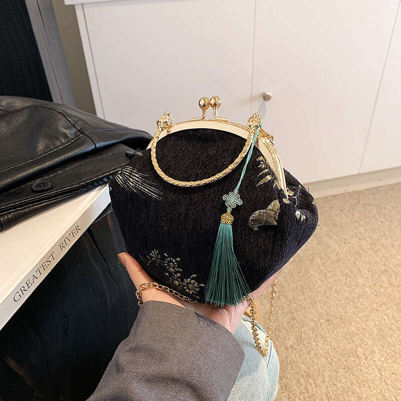 New Chinese Hanfu Accessories For Women, Ancient Handheld Shell Bag, Western Style Chain Shoulder Cross Bag