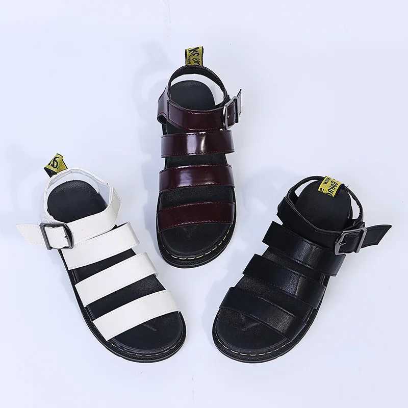 New Platform Sandals Peep Toe Metal Car Stitch Roman Sandals Large Size Casual Sport Womens Sandals M241227