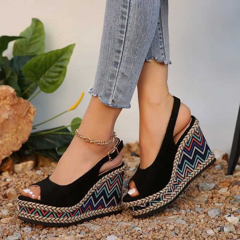 High Quality Summer New European and American Fashion Simple Ethnic Style Slope Heel Sandals with One Button High Heel Womens Shoes T241227