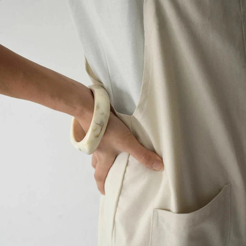 Bilandi Vintage Resin Acrylic Geometric Irregular Square Faceted Bangle Elegant Style Bracelet For Women Jewelery Gift 241227