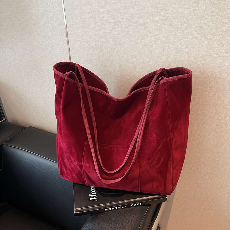 Autumn Winter Large Capacity for Women 2024 New Fashionable and Versatile Ins Crossbody Texture Suede Commuter Bag