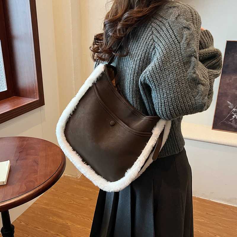 autumn winter frosted leather paired with lamb wool bucket bag, women's diagonal cross high-end feeling, large capacity tote bag 241215