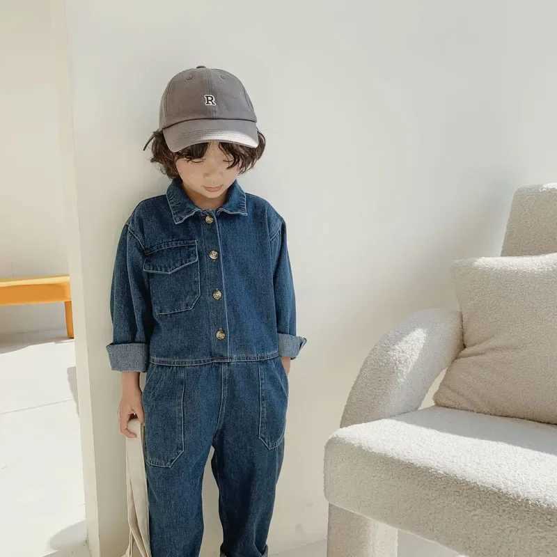 Childrens denim jacket jumpsuit childrens jeans boys jeans fashionable Korean baby clothing girls long sleeved jumpsuit W241227