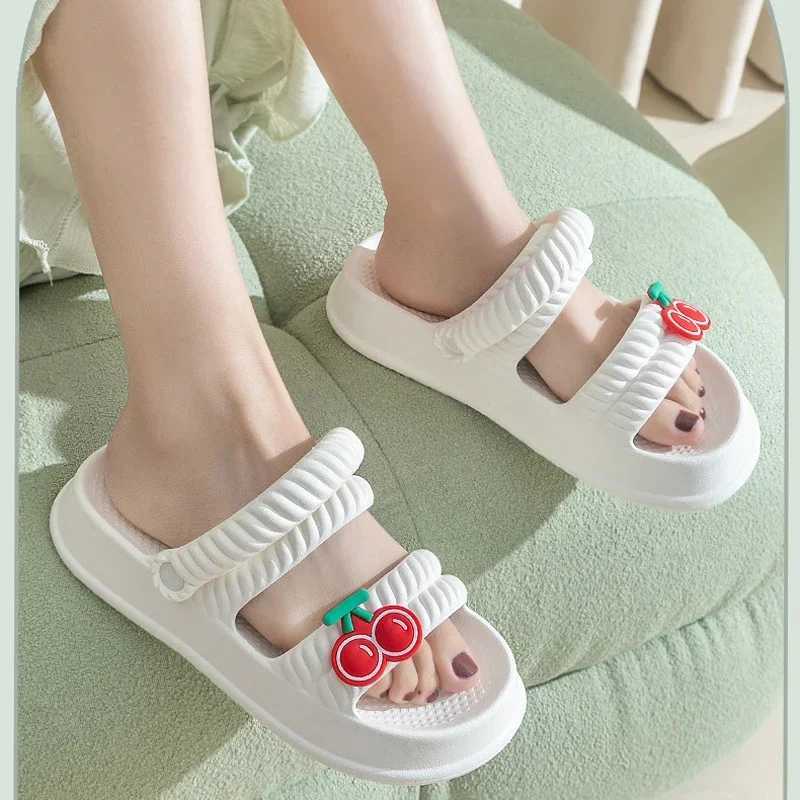 High Quality Women Slipper Clog Sandals Strawberry Fruit Cute Cloud Summer Flip Flops Beach Slides Home House Casual Cherry Shoes Flat Female T241227
