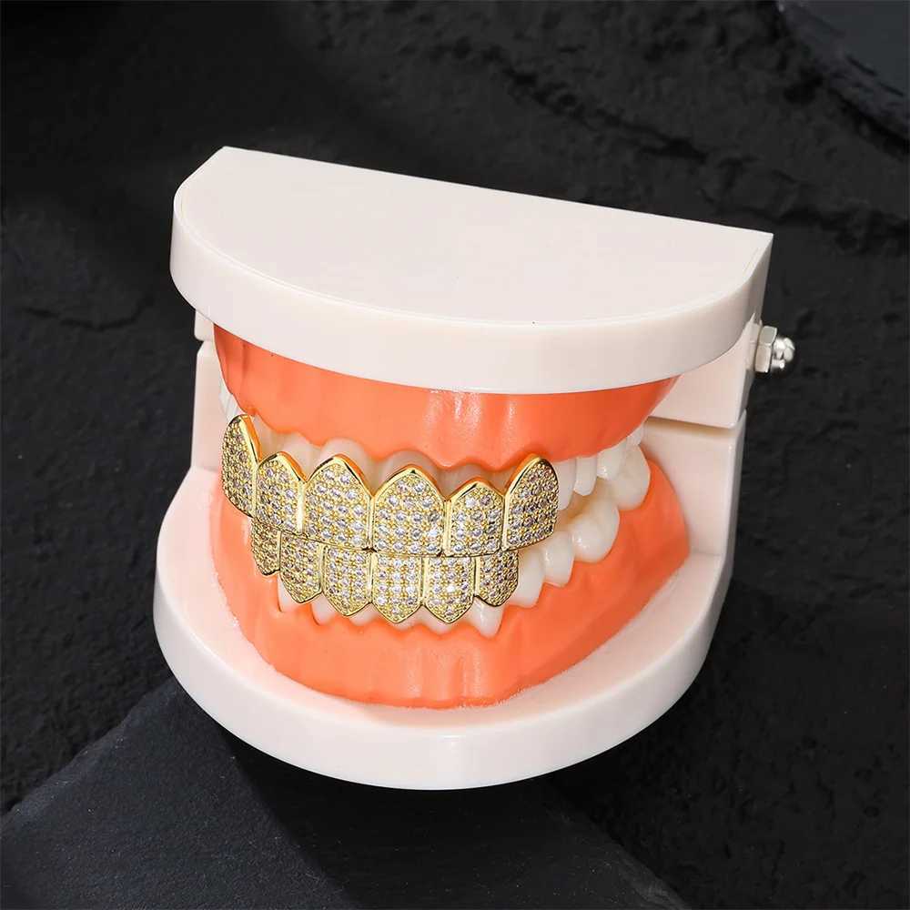 Hip Hop d Out CZ Stone Teeth Grillz Set suitable for men and women bottom gold-plated brass material Halloween Cosply teeth jewelry W241227
