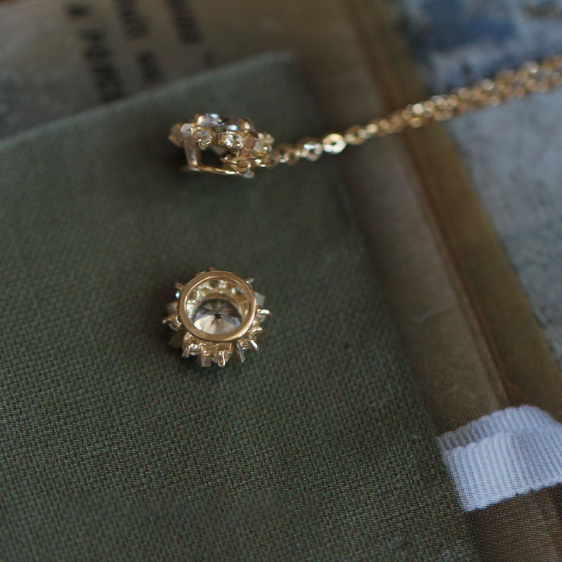 2024 Ins Top Sell Snow Flower Pendant Simple Fine Jewelry Pure 100% 925 Sterling Silver Gold Fill Round Cut White Lab moissanite Diamond Women Clavice