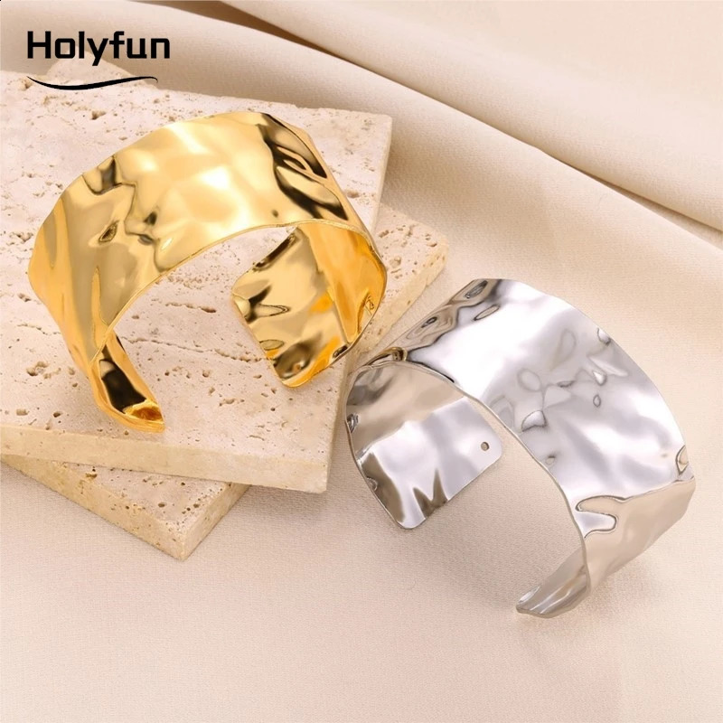 Exquisite Classic Bump Pattern Openning Bangles Bracelet For Women Cuff Bracelet Gold Color Stainless Steel Hand Ornament Gift 241227