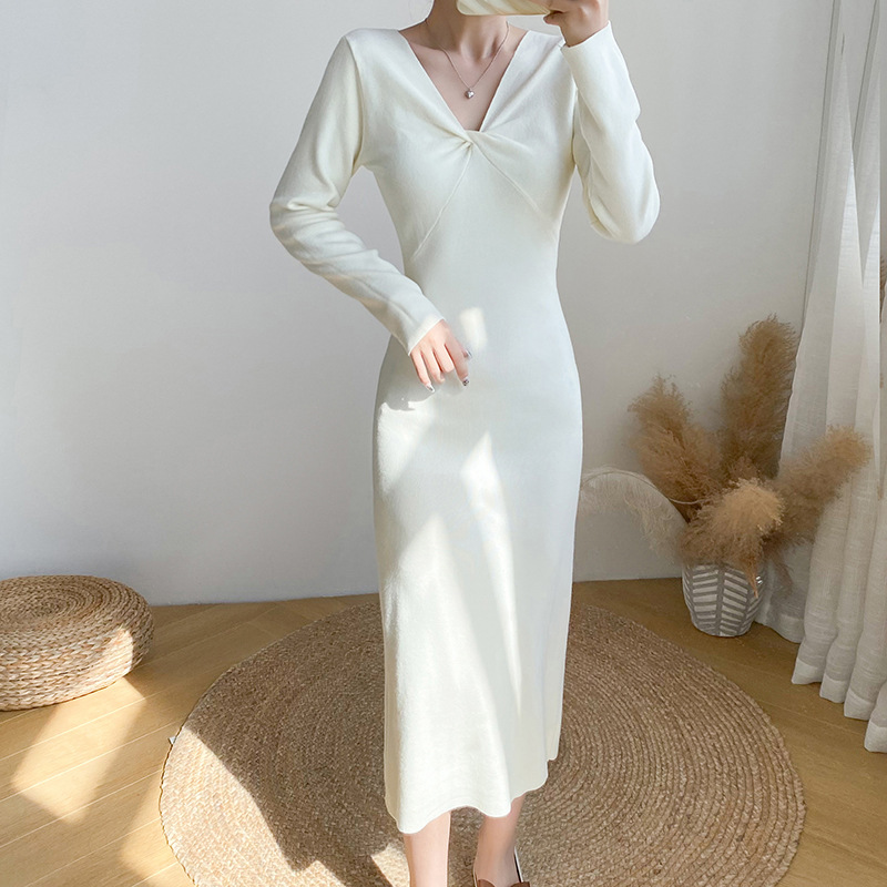 D7705 Slim V-neck long-sleeved knitted hip skirt female 2024 autumn and winter temperament medium-length slit dress