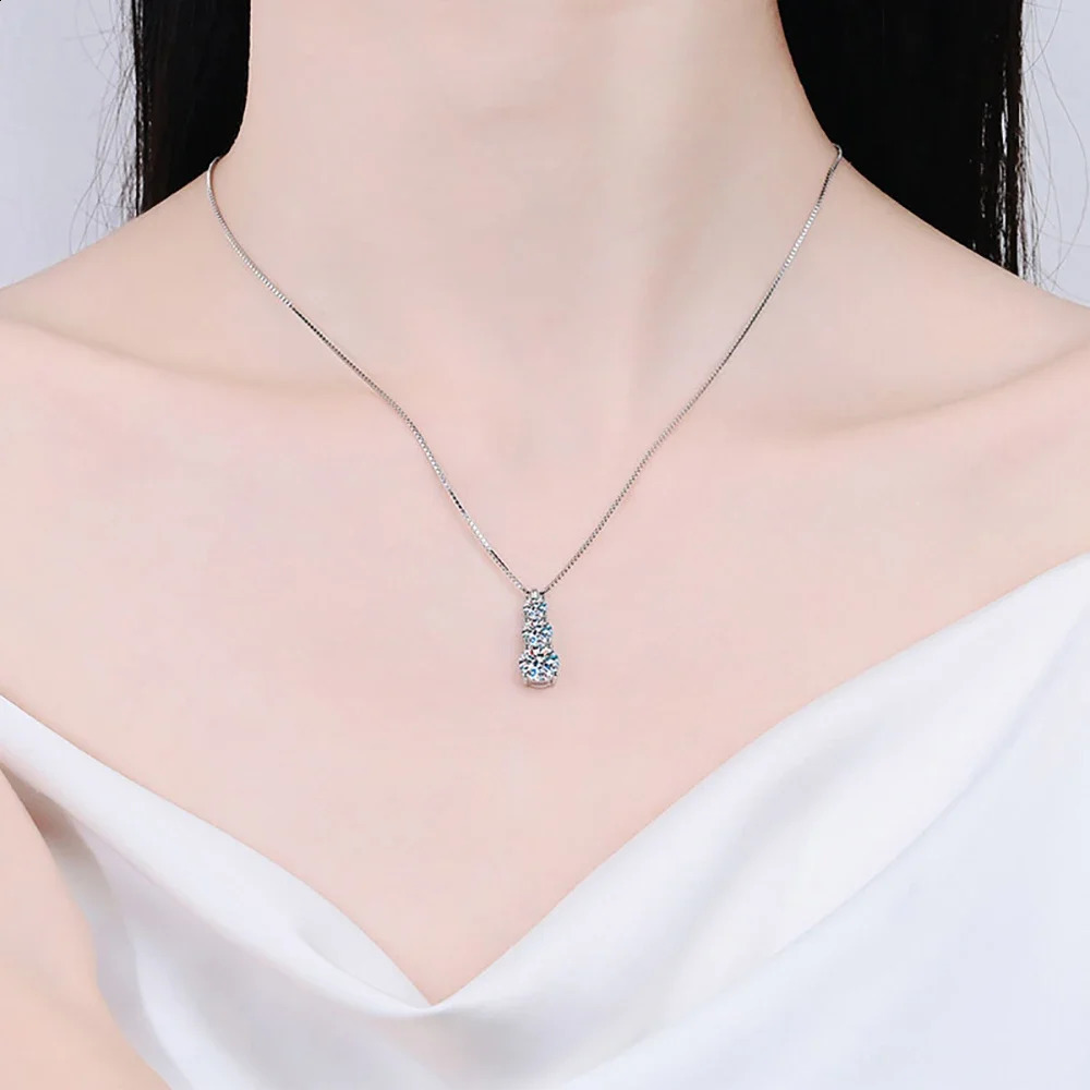 18CT 3Stone Pendant Necklace with Gra 925 Sterling Silver Sweater Neck Chain D Color Diamond Necklaces for Women 241226