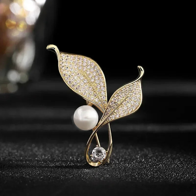 Trendy Breast Flower Fashion Brooch Pearl Lapel Pin Breastpin Jewelry Clip Cute Corsage Buckle Alloy Gift 241227
