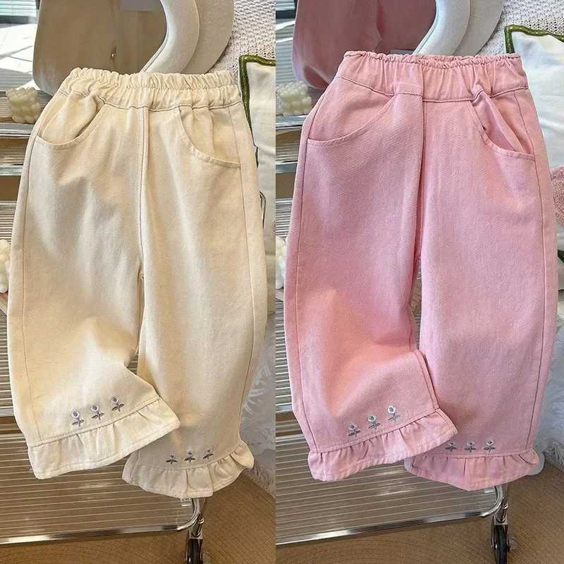 Spring and summer new girls and childrens embroidered flower jeans fashionable and fresh childrens pants Korean breathable soft baby pants W241227