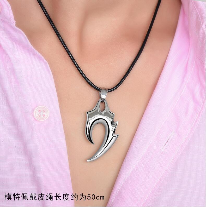 Wolf Tide Korean Version Titanium Stainless Steel Geometric Flame Shaped Pendant Necklace Choker Jewelry Short Chain Love Bijoux Wholesale