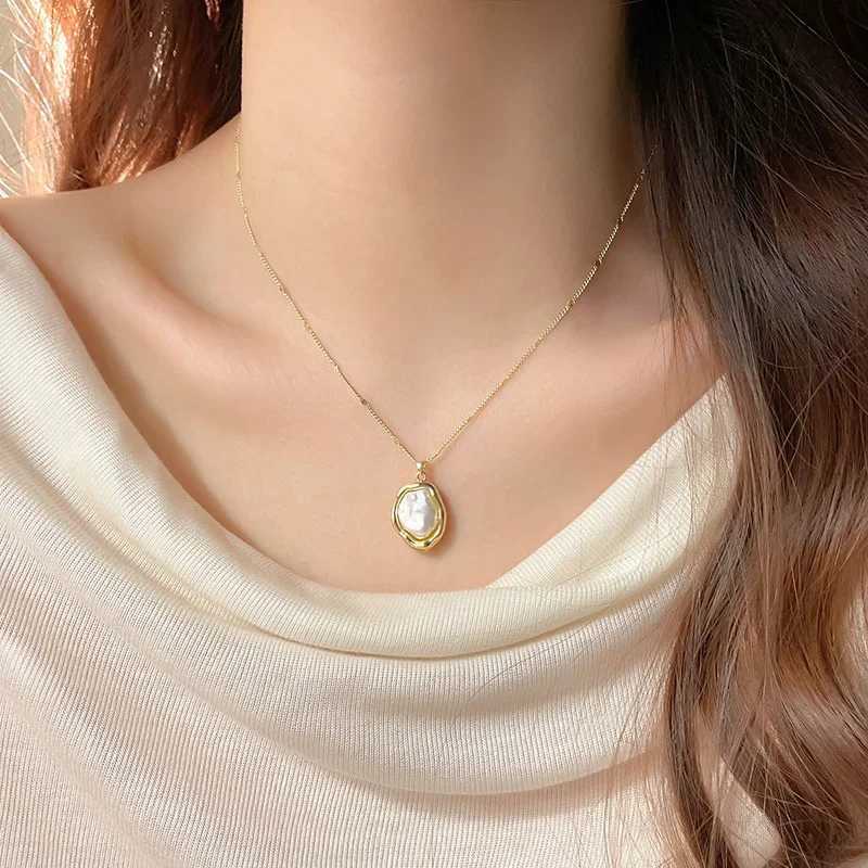 Gold Color Baroque Imitation Pearl Necklaces for Women Simple Design Light Luxury Clavicle Chain Necklace Jewelry WholesaleXJ241227