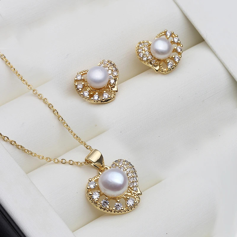 Freshwater Pearl Necklace and Earring Set for WomenCute Heart Pearl Jewelry Set Wife Mother Gift White Black 241226