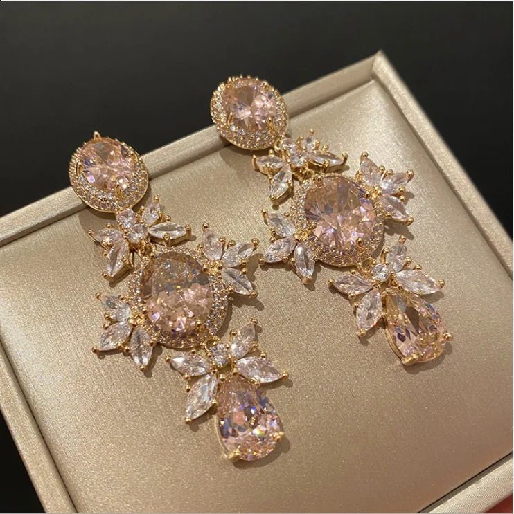 Large pink zircon crystal flower elegant temperament earrings female exquisite pink zircon earrings 241227