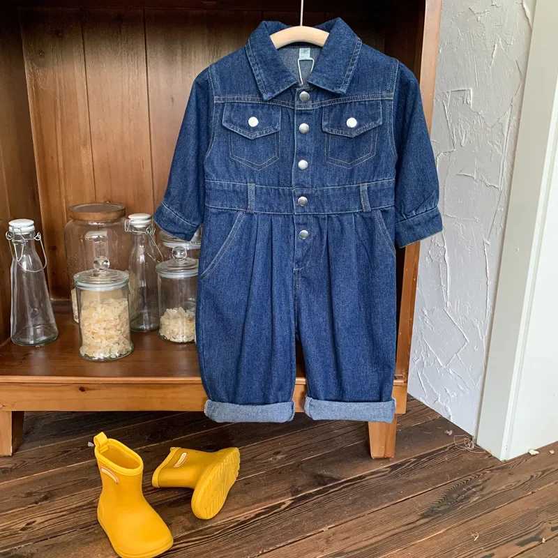 2024 Baby and toddler jeans jumpsuit boys and girls denim jacket fashionable childrens one-piece long sleeved jumpsuit casual children W241227