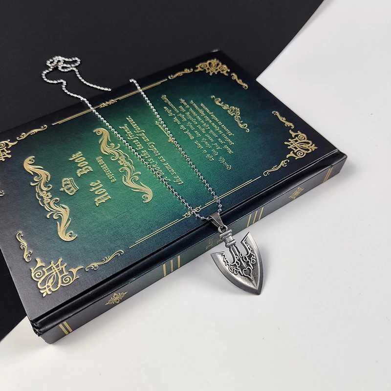 JOJOS BIZARRE ADVENTURE Necklace for Women Men Arrow Gold Metal Anime Jewelry Pendant Chains Choker Collares GiftXJ241227