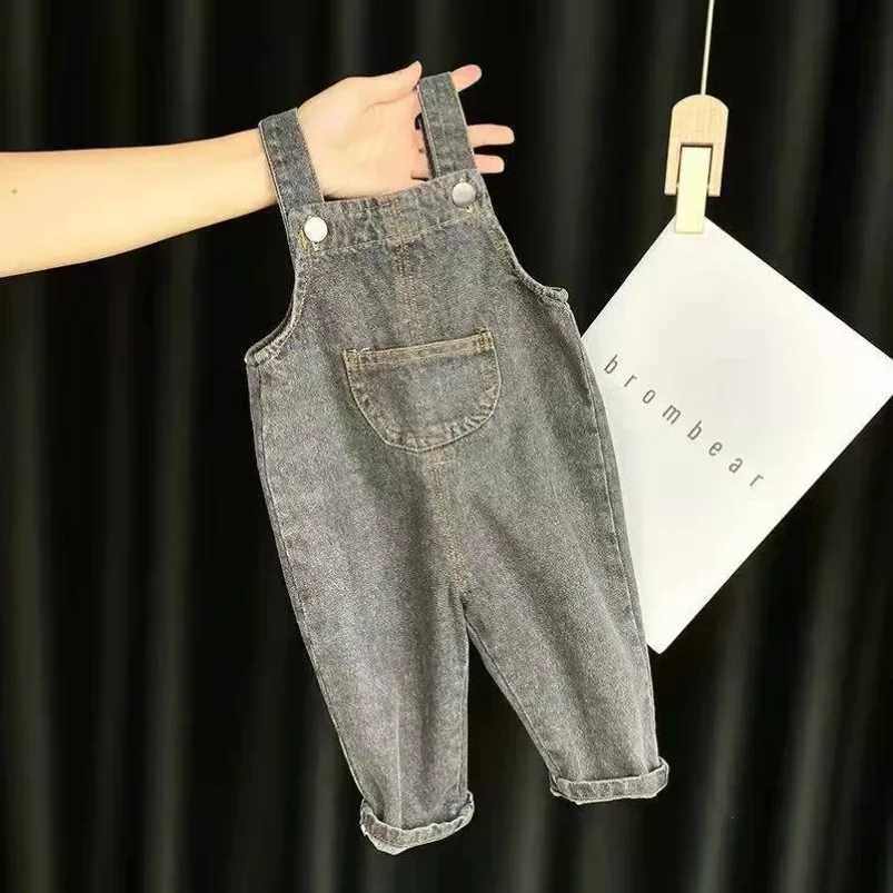 Summer denim baby girl boy tight jeans jumpsuit new pocket childrens casual loose jumpsuit blue childrens bodysuit W241227