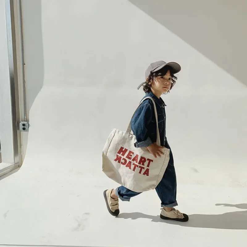 Childrens denim jacket jumpsuit childrens jeans boys jeans fashionable Korean baby clothing girls long sleeved jumpsuit W241227