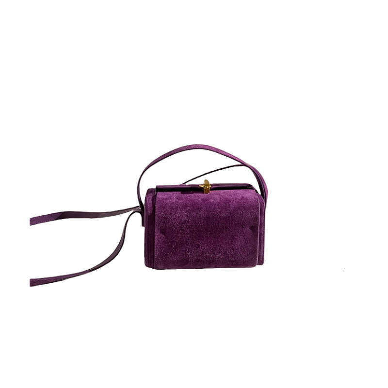 Small square with niche design box 2024 new matte leather fabric material sense lock buckle flip handle single shoulder bag for winter