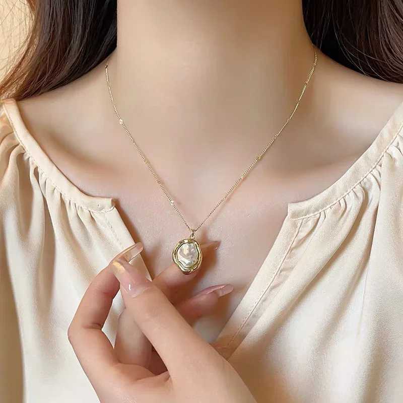 Gold Color Baroque Imitation Pearl Necklaces for Women Simple Design Light Luxury Clavicle Chain Necklace Jewelry WholesaleXJ241227