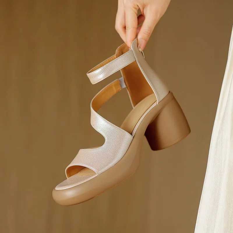 High Quality Elegant Round Head Open Toe Sandals for Womens Summer New Platform Hollow Rear Zipper Thick Heel Roman Office Shoe T241227