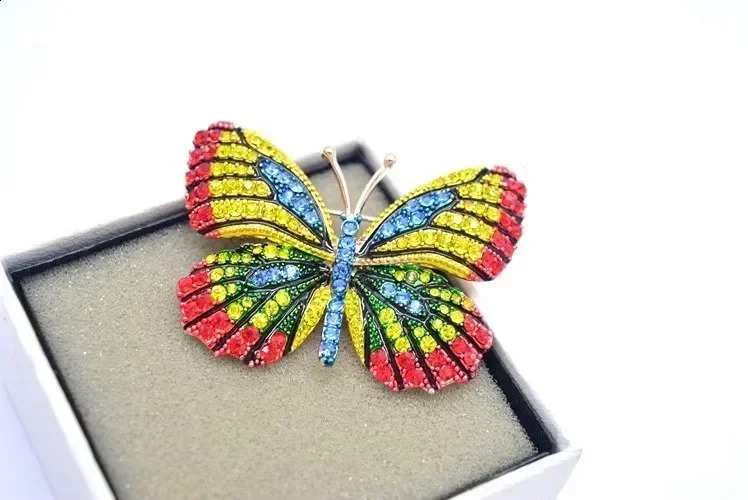 color butterfly brooch pin Crystal from Austrian Personalized animal brooches collar with accessories 241227