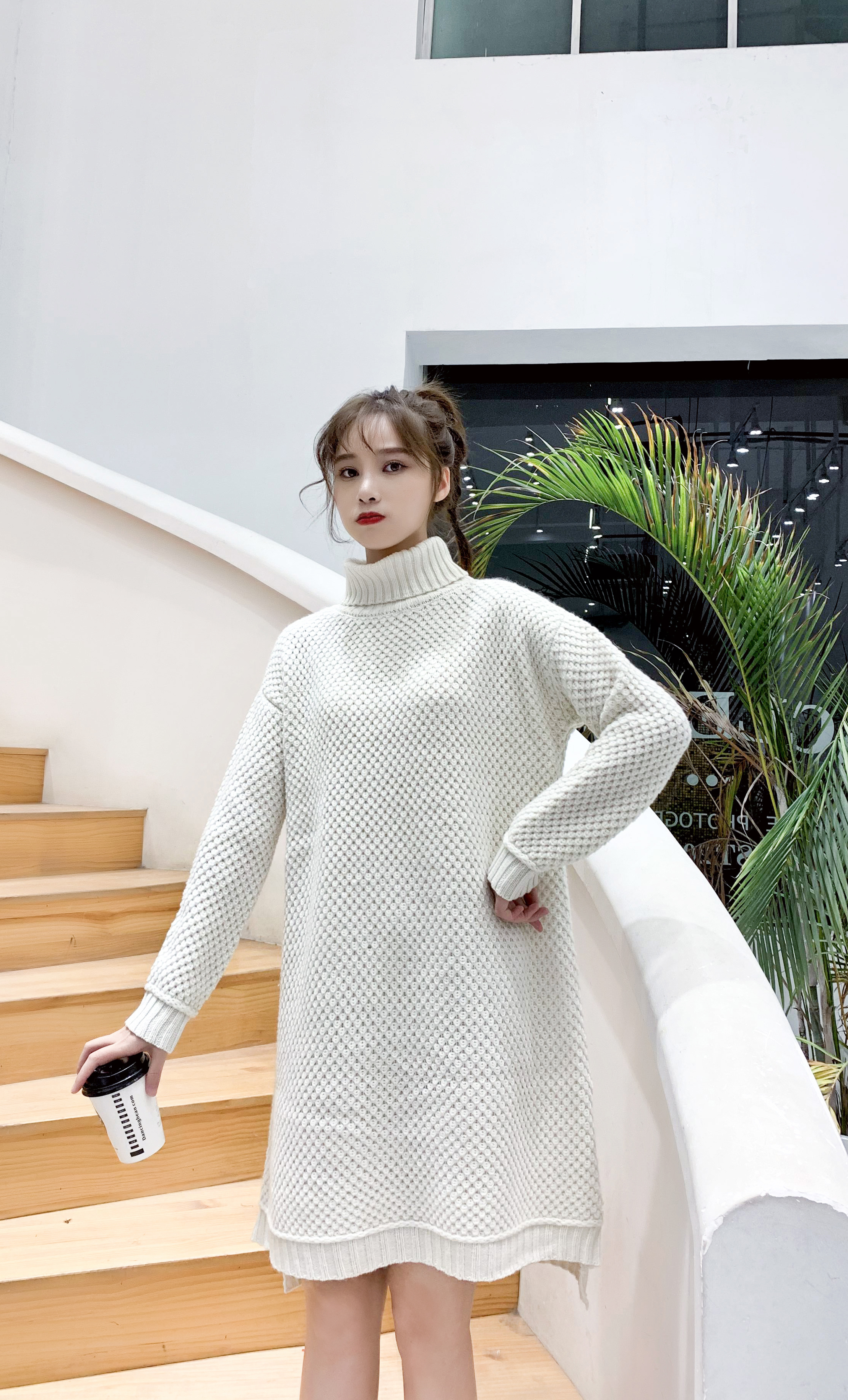 Trendy Slim-Cut Wool Knit Top for Ladies - Luxurious Warmth for Autumnal Fashion
