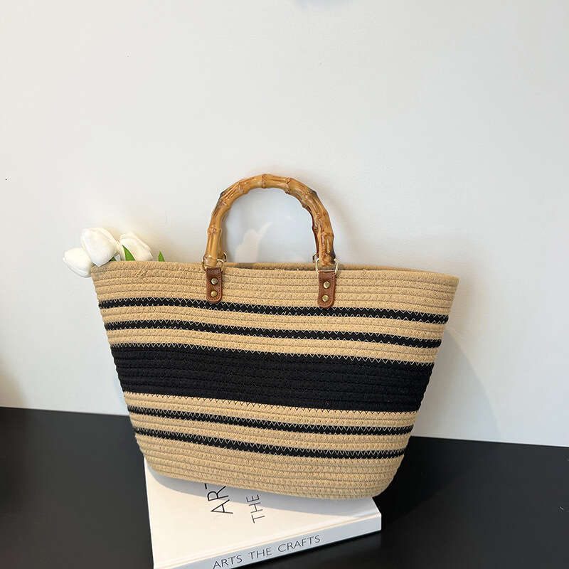 Commuting For Women, Large Capacity Bamboo Hand-Held Vegetable Basket, Woven Straw Bag, Fashionable And Versatile Beach Vacation Bag