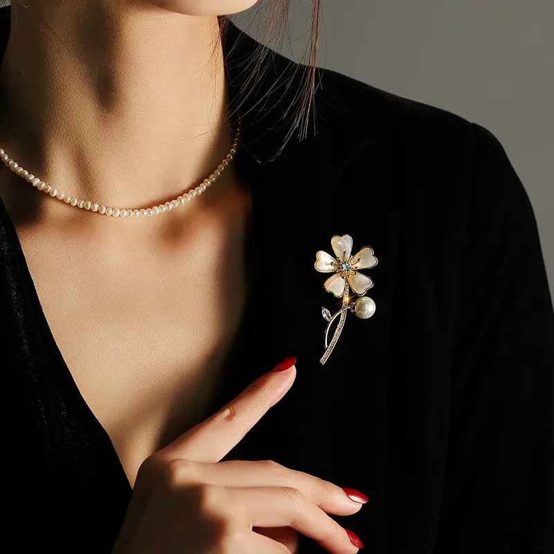 Classic Versatile Natural Shell Rose Brooch Mother Shell Flower Brooch Accessories Wholesale 241227