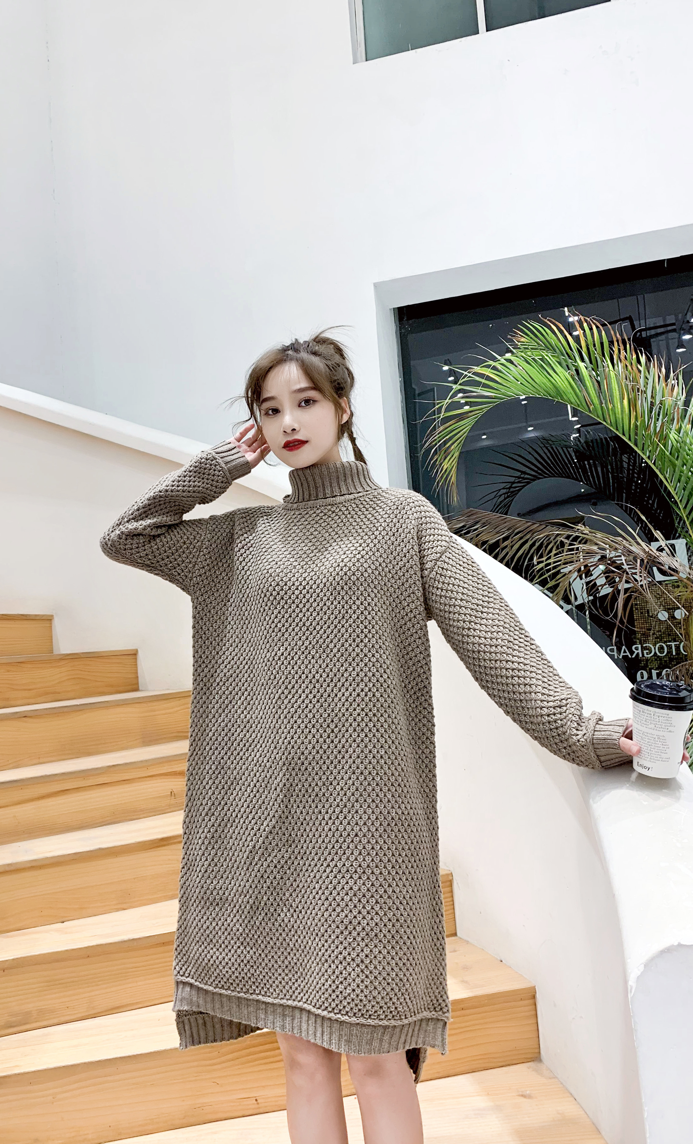 Trendy Slim-Cut Wool Knit Top for Ladies - Luxurious Warmth for Autumnal Fashion