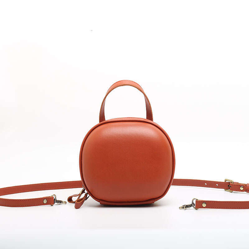 Leather Women's with Niche Temperament Portable Lunch Box Summer Minimalist Top Layer Cowhide Shoulder Crossbody Bag Shaped Small bag