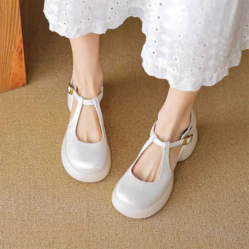 High Quality New Round Head Not Tired Feet Soft Leather Thick Sold Toe Sandals Womens Summer Hollow Thick Heels T241227