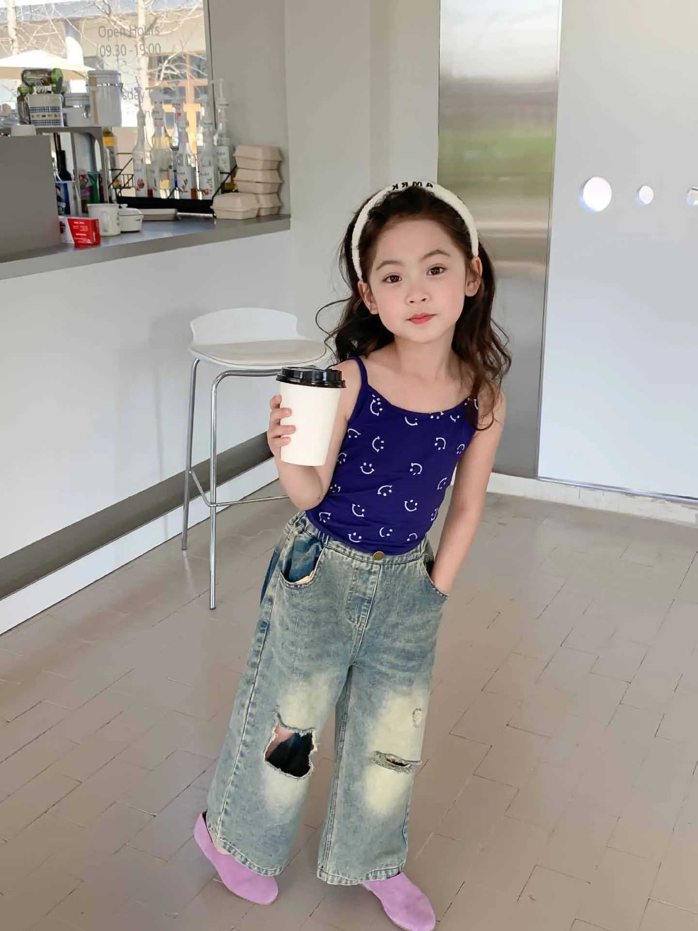 Childrens jeans torn jeans boys and girls pants girls wide leg jeans 3 to 7 years old childrens clothing W241227