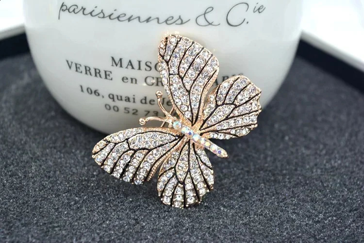 European Scarf Buckle Crystal from Austrian High-grade butterfly brooch Fashion womens corsage For Wedding Party 241227