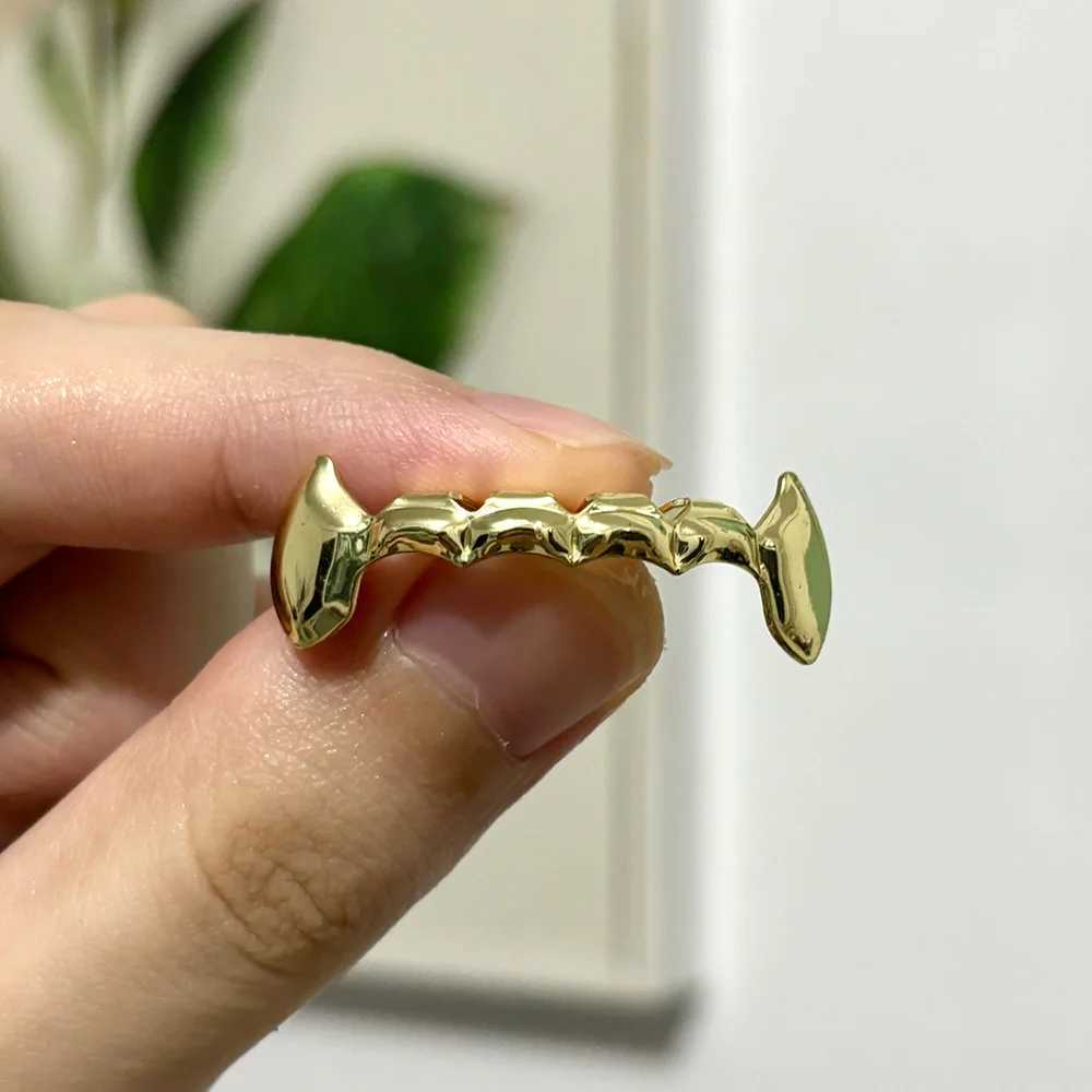 YONGX Gold Silver Buckle Teeth Grilz Teeth Hip Hop Gloss Teeth Mens Halloween Jewelry Role Playing W241227