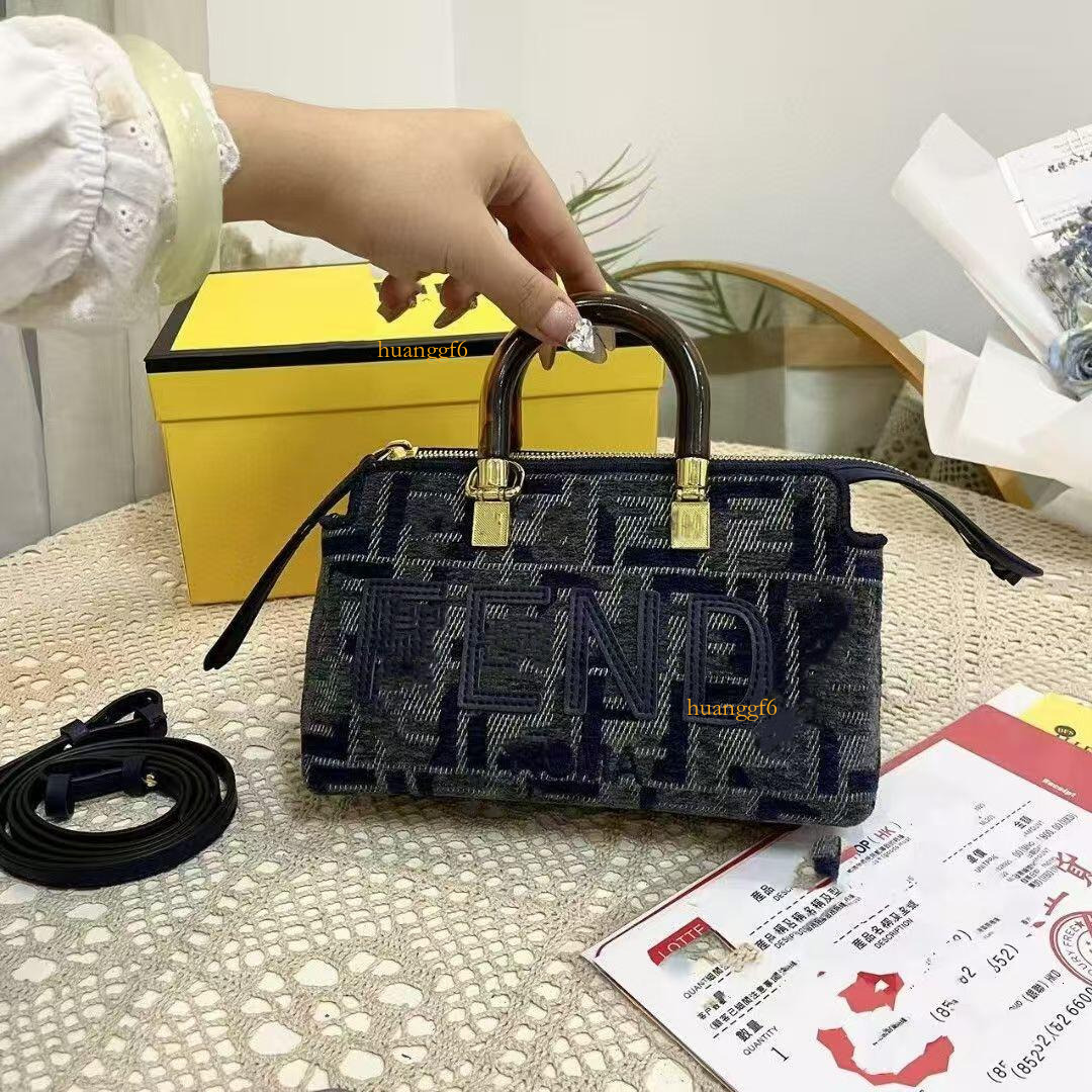F Designer Bags Women Baguette Tote Bag Fashion Crossbody Handbags Classic Shoulder Handbag Wallet Emed Flap Famous Purse Canvas Totes Gift 2E 3A1 bc2 1ae