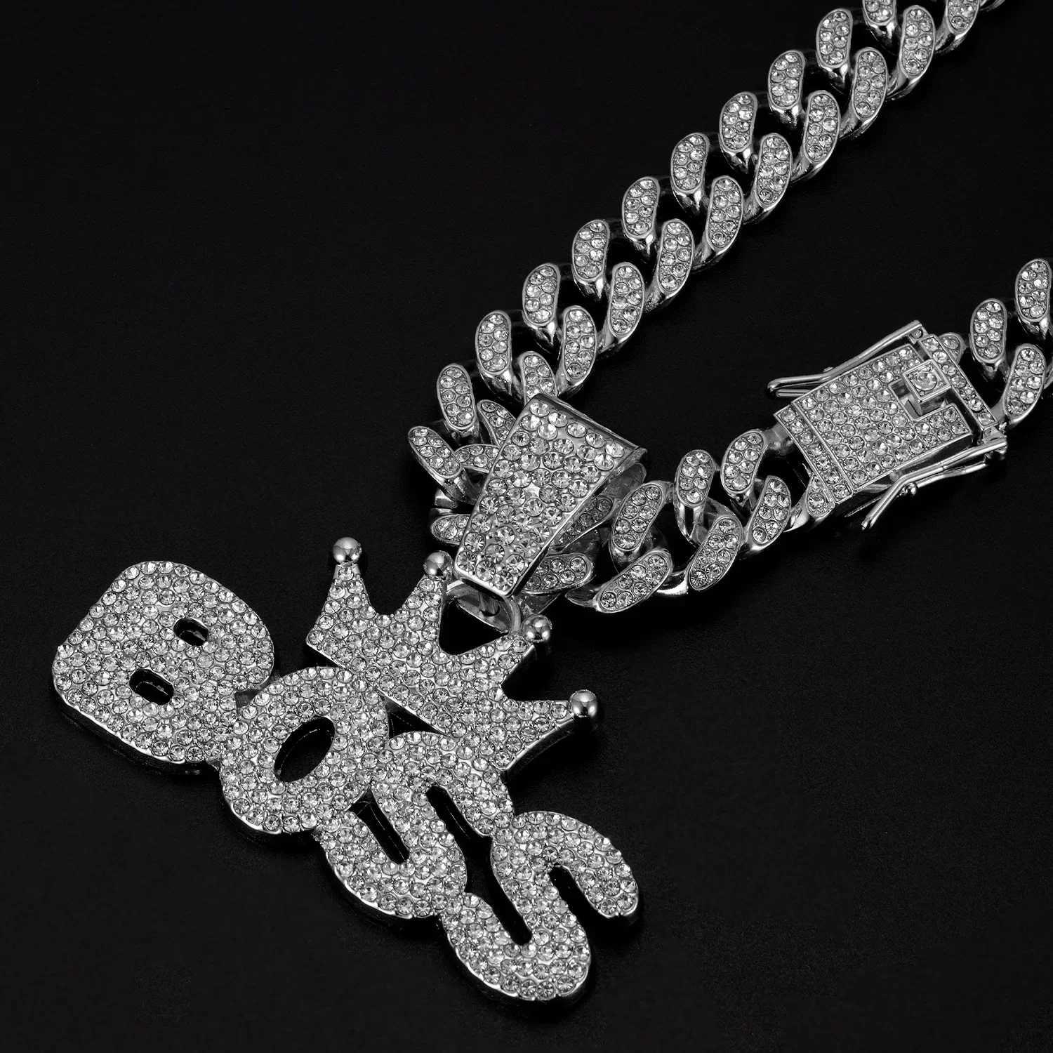 Men Women Hip Hop Bling KING QUEEN Letter Pendant Necklace 13mm Miami Cuban Link Chain Necklaces d Out Charm Fashion JewelryXJ241227