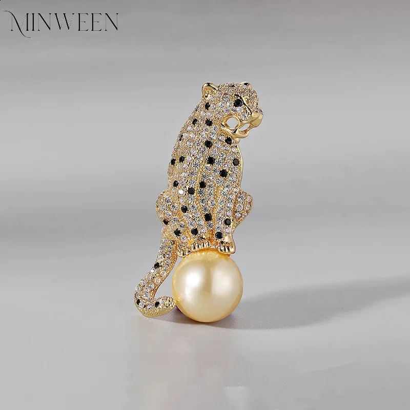 High Quality Copper Zircon Leopard Brooch Pearl Animal Brooch For Men Women Jewelry Gift Wholesale 241227