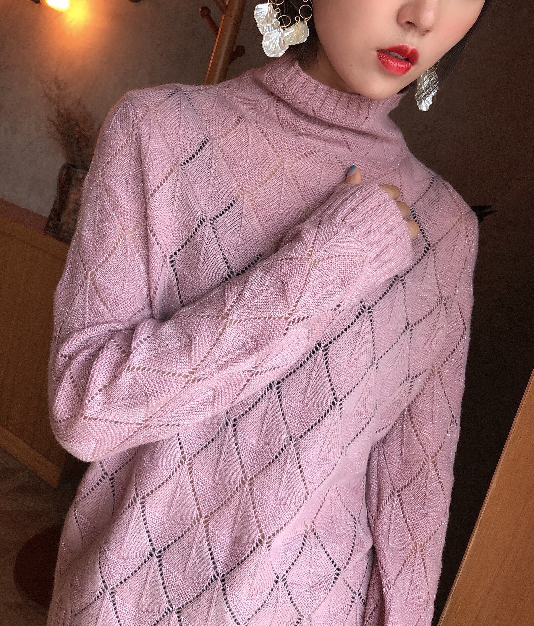 Soft and Warm Slim-Cut Wool Top for Women - Perfect Addition to Your Fall Collection