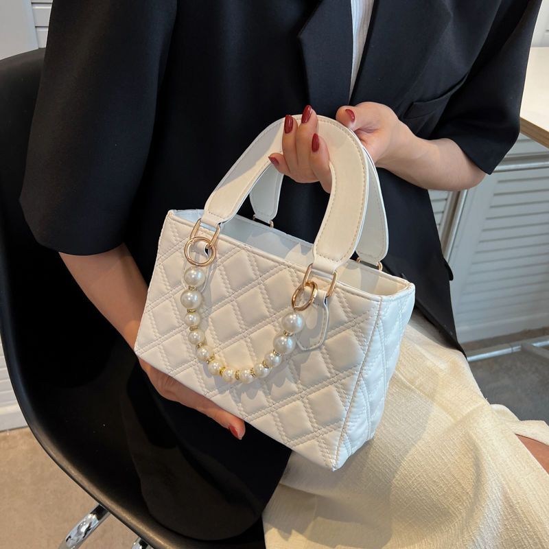 New popular shoulder bag niche fashion white design multifunctional women's crossbody bag pearl handbag2025 new item